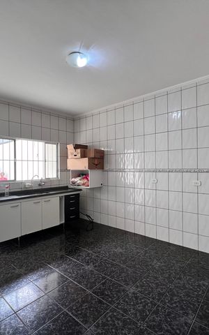 Casa à venda com 250m², 3 quartos e 2 vagas Casa à venda com 250m², 3 quartos e 2 vagasCasa 2 - Cozinha