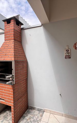 Casa à venda com 250m², 3 quartos e 2 vagas Casa à venda com 250m², 3 quartos e 2 vagasChurrasqueira