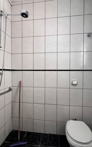 Casa à venda com 250m², 3 quartos e 2 vagas Casa à venda com 250m², 3 quartos e 2 vagasCasa 2 - Banheiro
