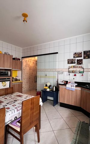 Casa à venda com 250m², 3 quartos e 2 vagas Casa à venda com 250m², 3 quartos e 2 vagasCozinha