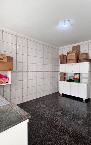 Casa à venda com 250m², 3 quartos e 2 vagas Casa à venda com 250m², 3 quartos e 2 vagasCasa 2 - Cozinha
