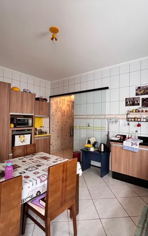 Casa à venda com 250m², 3 quartos e 2 vagas Casa à venda com 250m², 3 quartos e 2 vagasCozinha