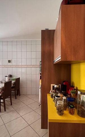 Casa à venda com 250m², 3 quartos e 2 vagas Casa à venda com 250m², 3 quartos e 2 vagasCozinha
