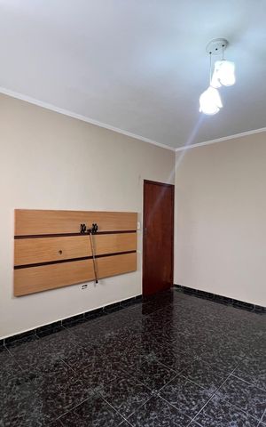 Casa à venda com 250m², 3 quartos e 2 vagas Casa à venda com 250m², 3 quartos e 2 vagasCasa 2 - Quarto