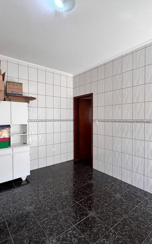 Casa à venda com 250m², 3 quartos e 2 vagas Casa à venda com 250m², 3 quartos e 2 vagasCasa 2 - Cozinha