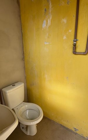Casa à venda com 191m², 2 quartos e sem vagaÁrea comum/banheiro