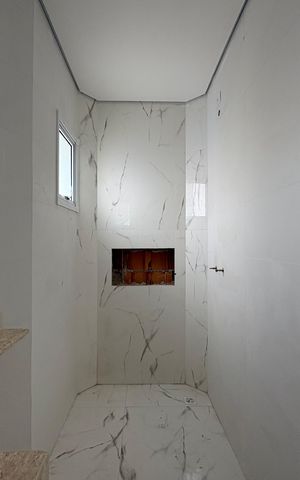 Apartamento à venda com 90m², 2 quartos e 2 vagas Apartamento à venda com 90m², 2 quartos e 2 vagasBanheiro da Suíte