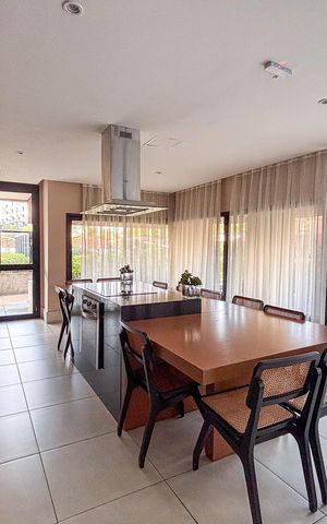 Apartamento à venda com 264m², 3 quartos e 3 vagas Apartamento à venda com 264m², 3 quartos e 3 vagasÁrea comum
