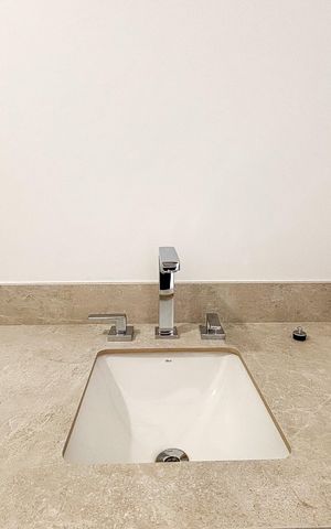 Apartamento à venda com 264m², 3 quartos e 3 vagas Apartamento à venda com 264m², 3 quartos e 3 vagasSuíte 2 Banheiro