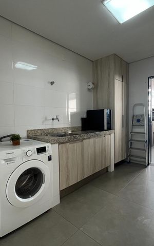 Apartamento à venda com 160m², 3 quartos e 3 vagas Apartamento à venda com 160m², 3 quartos e 3 vagasÁrea de Serviço