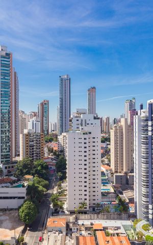 Apartamento à venda com 370m², 3 quartos e 6 vagas Apartamento à venda com 370m², 3 quartos e 6 vagasVista - Suíte 1