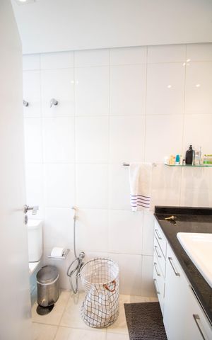 Apartamento à venda com 160m², 3 quartos e 2 vagas Apartamento à venda com 160m², 3 quartos e 2 vagasBanheiro Social