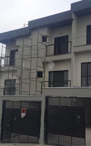 Casa à venda com 122m², 2 quartos e 2 vagas