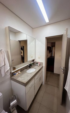 Casa à venda com 450m², 3 quartos e 5 vagas Casa à venda com 450m², 3 quartos e 5 vagasBanheiro 2