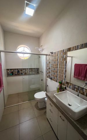 Casa à venda com 450m², 3 quartos e 5 vagas Casa à venda com 450m², 3 quartos e 5 vagasBanheiro 3