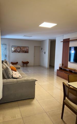 Casa à venda com 450m², 3 quartos e 5 vagas Casa à venda com 450m², 3 quartos e 5 vagasSala