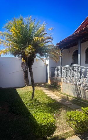 Casa à venda com 450m², 3 quartos e 5 vagas Casa à venda com 450m², 3 quartos e 5 vagasÁrea Externa