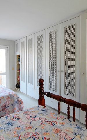 Casa de condomínio à venda com 176m², 5 quartos e 4 vagas Casa de condomínio à venda com 176m², 5 quartos e 4 vagasQuarto 1