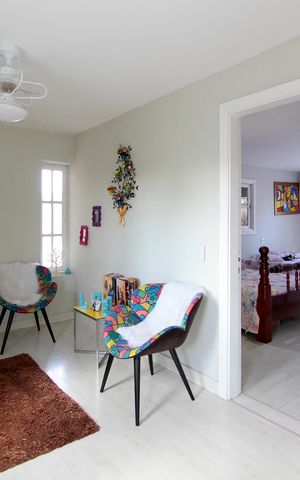 Casa de condomínio à venda com 176m², 5 quartos e 4 vagas Casa de condomínio à venda com 176m², 5 quartos e 4 vagasSala 2