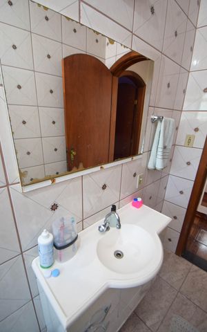 Casa à venda com 113m², 3 quartos e 2 vagas Casa à venda com 113m², 3 quartos e 2 vagasBanheiro Social