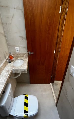 Casa à venda com 130m², 3 quartos e 3 vagasBanheiro da Suíte 2