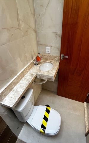 Casa à venda com 130m², 3 quartos e 3 vagasBanheiro da Suíte 2