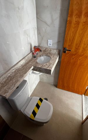 Casa à venda com 130m², 3 quartos e 3 vagasBanheiro da Suíte 1