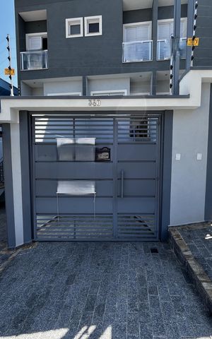 Casa à venda com 130m², 3 quartos e 3 vagasFachada