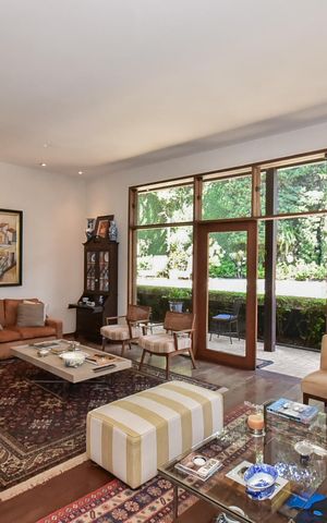 Casa à venda com 620m², 3 quartos e 4 vagasSala