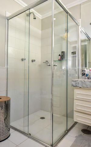 Casa à venda com 620m², 3 quartos e 4 vagasBanheiro da Suíte 1