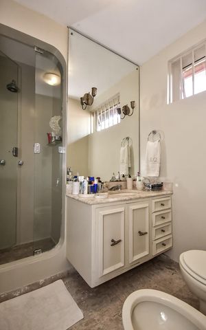 Casa à venda com 620m², 3 quartos e 4 vagasBanheiro 2 da Suíte 3