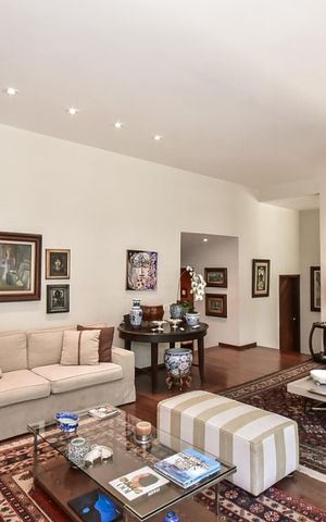 Casa à venda com 620m², 3 quartos e 4 vagasSala