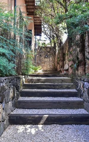 Casa à venda com 620m², 3 quartos e 4 vagasEntrada