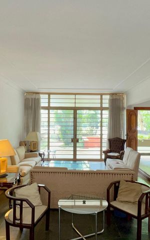 Casa para alugar com 306m², 4 quartos e 4 vagas Casa para alugar com 306m², 4 quartos e 4 vagasSala