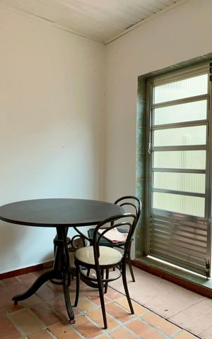 Casa para alugar com 306m², 4 quartos e 4 vagas Casa para alugar com 306m², 4 quartos e 4 vagasEdícula