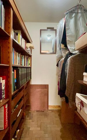 Casa para alugar com 306m², 4 quartos e 4 vagas Casa para alugar com 306m², 4 quartos e 4 vagasCloset da suíte