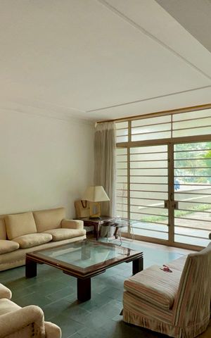 Casa para alugar com 306m², 4 quartos e 4 vagas Casa para alugar com 306m², 4 quartos e 4 vagasSala