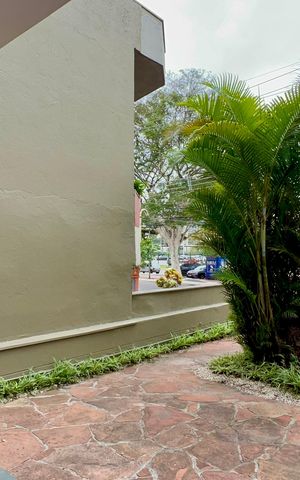 Casa para alugar com 306m², 4 quartos e 4 vagas Casa para alugar com 306m², 4 quartos e 4 vagasQuintal