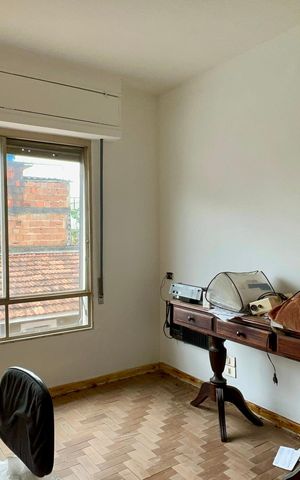 Casa para alugar com 306m², 4 quartos e 4 vagas Casa para alugar com 306m², 4 quartos e 4 vagasEscritório