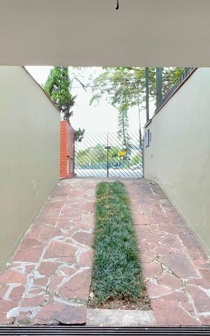 Casa para alugar com 306m², 4 quartos e 4 vagas Casa para alugar com 306m², 4 quartos e 4 vagasGaragem