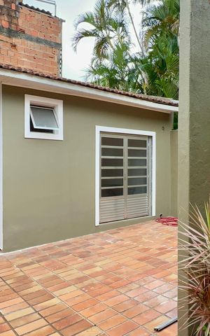 Casa para alugar com 306m², 4 quartos e 4 vagas Casa para alugar com 306m², 4 quartos e 4 vagasQuintal
