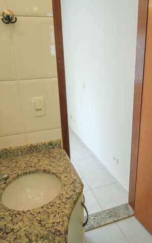 Casa à venda com 90m², 3 quartos e 2 vagas Casa à venda com 90m², 3 quartos e 2 vagasBanheiro Suíte
