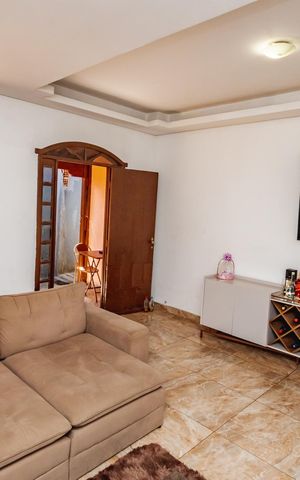 Casa à venda com 300m², 2 quartos e 5 vagasSala