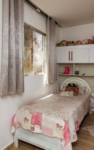Casa à venda com 300m², 2 quartos e 5 vagasQuarto