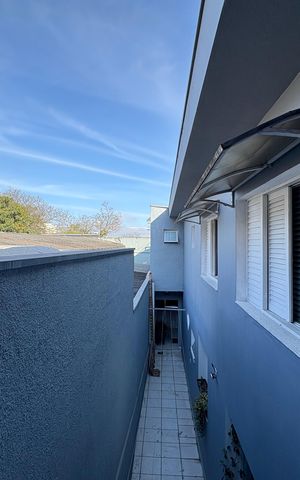 Casa à venda com 185m², 3 quartos e 2 vagas Casa à venda com 185m², 3 quartos e 2 vagasVista da Suite 2