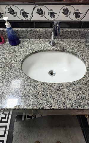 Casa à venda com 185m², 3 quartos e 2 vagas Casa à venda com 185m², 3 quartos e 2 vagasBanheiro da Suíte 1