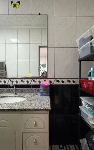 Casa à venda com 185m², 3 quartos e 2 vagas Casa à venda com 185m², 3 quartos e 2 vagasBanheiro da Suíte 1