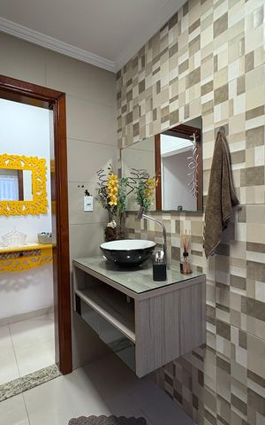 Casa à venda com 185m², 3 quartos e 2 vagas Casa à venda com 185m², 3 quartos e 2 vagasLavabo