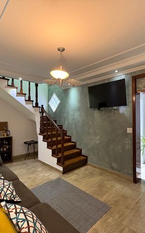 Casa à venda com 185m², 3 quartos e 2 vagas Casa à venda com 185m², 3 quartos e 2 vagasSala