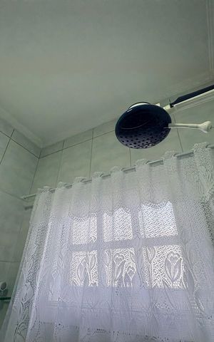 Casa à venda com 185m², 3 quartos e 2 vagas Casa à venda com 185m², 3 quartos e 2 vagasBanheiro